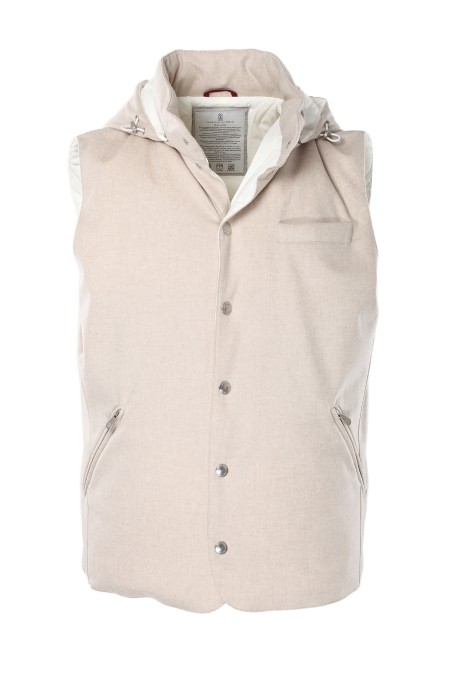 Shop BRUNELLO CUCINELLI  Gilet: Brunello Cucinelli piumino senza maniche in flanella di lana membranata con cappuccio staccabile.
Chiusura con bottoni automatici.
Collo in piedi.
Cappuccio removibile, foderato e regolabile con coulisse.
Taschino su petto.
Tasche basse con zip.
Fodera in nylon idrorepellente.
Due tasche interne con bottone e un portapenna.
Imbottitura in piumino d'oca di alta qualità.
Composizione: 100% lana.
Made in italia.. MM4631775-CID85